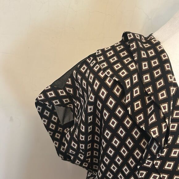 Pleione Black Patterned Flutter Sleeve Ruffled Blouse Size XS EUC - Picture 4 of 9